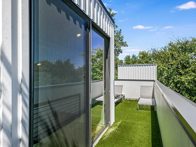 1304 Navasota St — Photo 21
