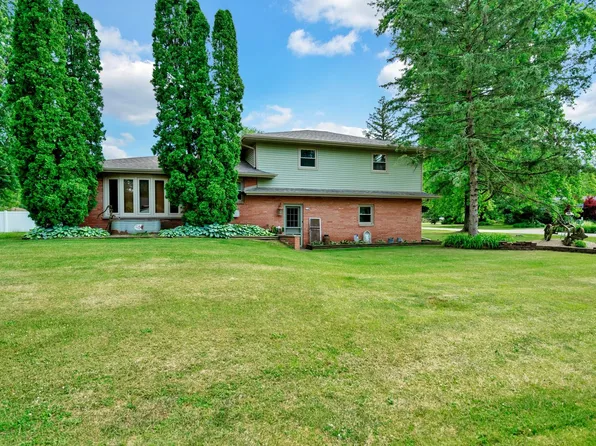 3740 Dixon Dr, Morris, IL 60450