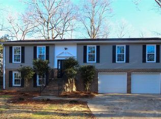 123 E Woodburn Dr, Taylors, SC 29687