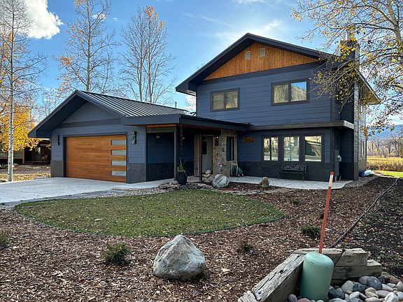 2nd image of 1540 Meadow Ln