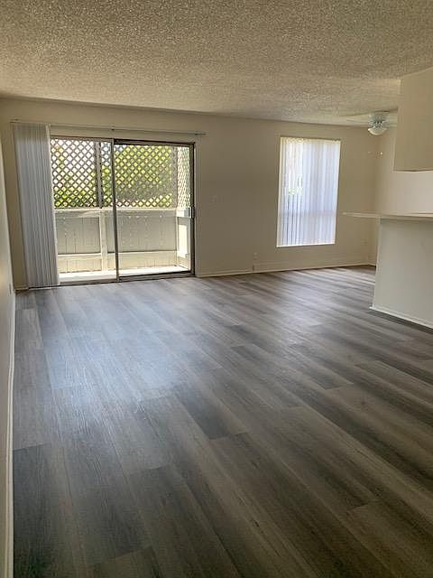 1st image of 4424 Woodman Ave #102