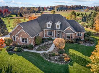 40W745 Stoneridge Ct, Elgin, IL 60124