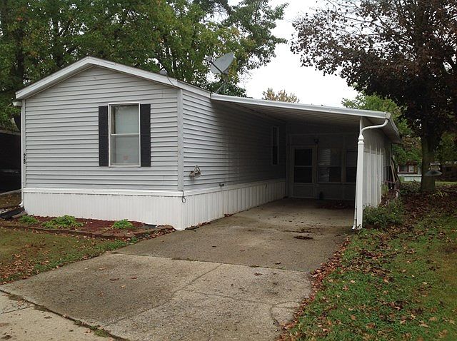 1st image of 28 Terrace Dr