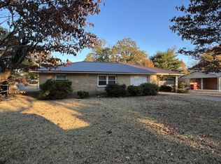 408 Shady Ln, Sikeston, MO 63801