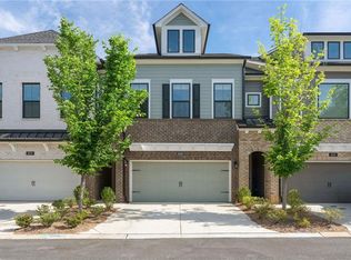 1040 Harper Dr, Roswell, GA 30076