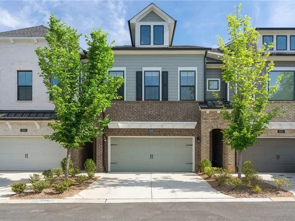 1040 Harper Dr, Roswell, GA 30076