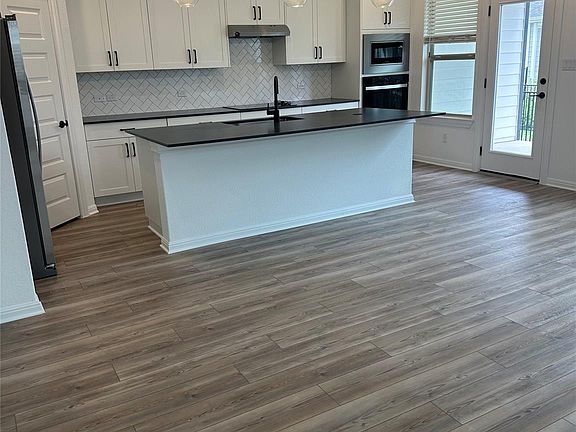 2nd image of 2725 Woodall Dr Unit 1404