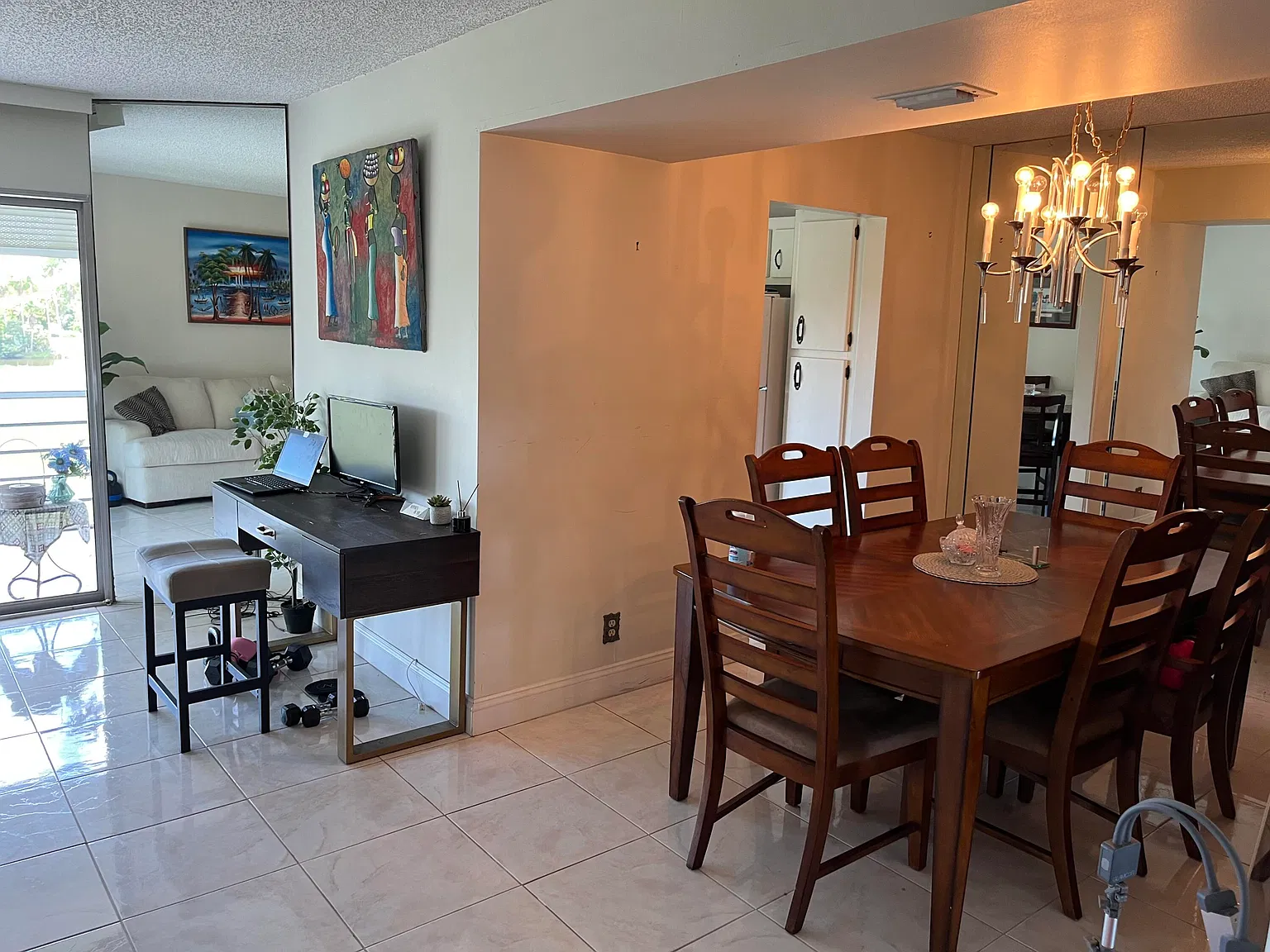 8 - Imperial — Photo 3