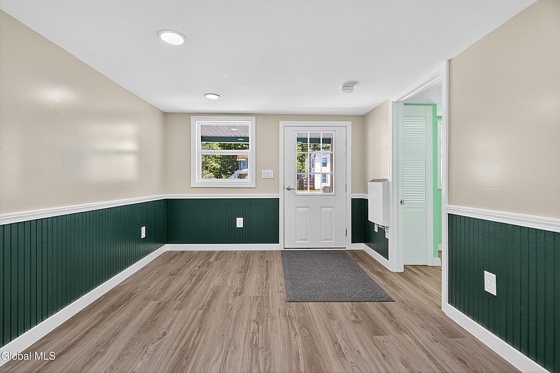 3rd image of 549 Lower Allen Street