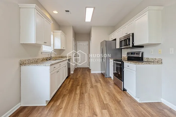 1135 Avalon Dr — Photo 6