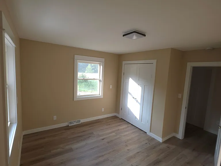 4231 S Johnson Rd — Photo 6