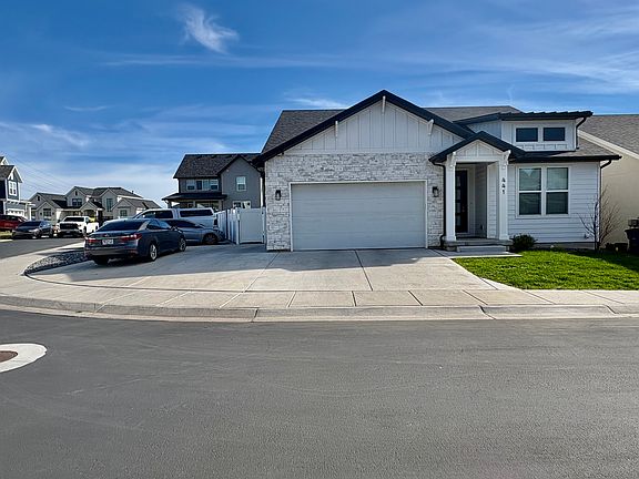 3rd image of 441 W Parkway Dr