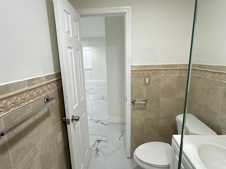 10031 SW 46th St #1 — Photo 8