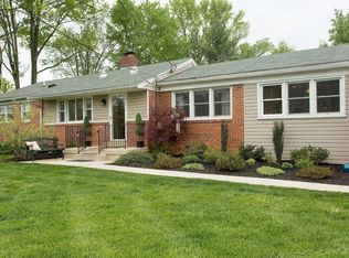 8826 Cooper Rd, Alexandria, VA 22309