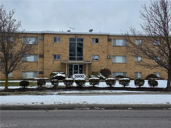 5200 Royalton Rd APT 10C, North Royalton, OH 44133