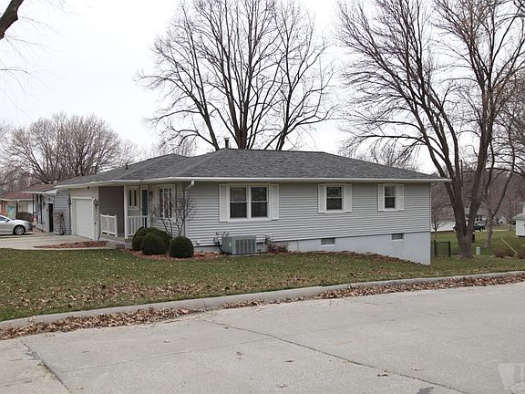 2nd image of 1213 E Cherry St