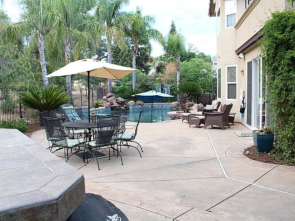 4th image of 1406 Glen View Ct