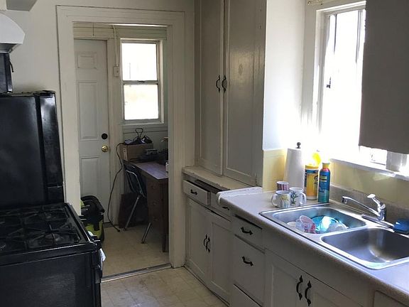 3rd image of 5623 Tehama St