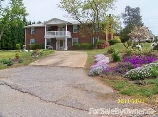 100 Hickory Ln, Mauldin, SC 29662