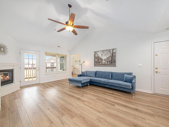 4th image of 1528 Oakfield Dr #1528