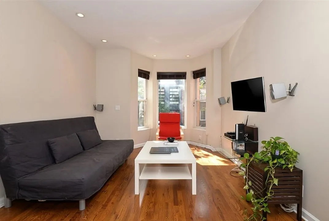 111 Bloomfield Street — Photo 3