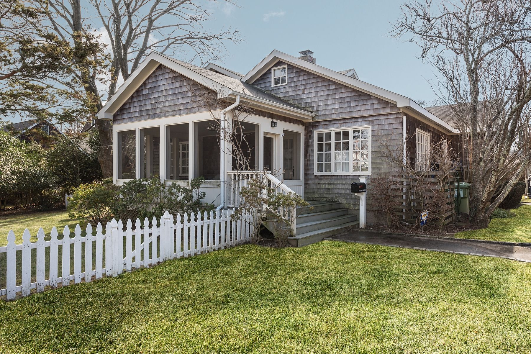 17 the Circle in East Hampton Out East