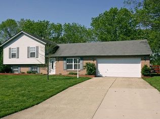 6401 Sharps Ridge Ct, Hamilton, OH 45011