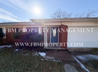 1403 Nichols St, Ennis, TX 75119