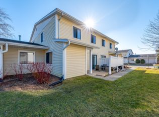 108 Windward Dr, Schaumburg, IL 60194
