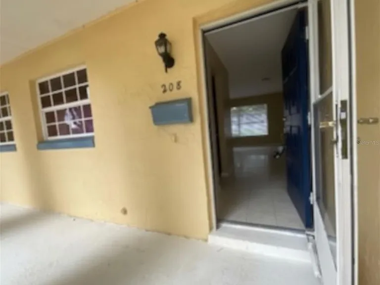 208 Shady Holw — Photo 2