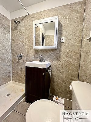 4th image of 347 Hancock St #1