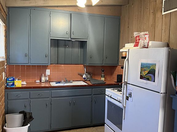 3rd image of 2533 E Elm St #1