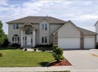 1812 Ridgewood Dr, Papillion, NE 68133