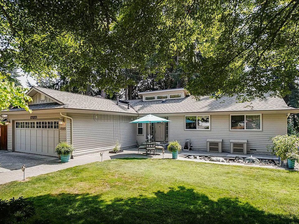 1st image of 17137 NE 84th St