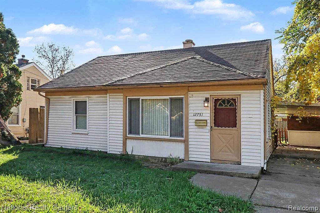 2 bed, 1.0 bath, 828 sqft, $1,200 — Photo 2