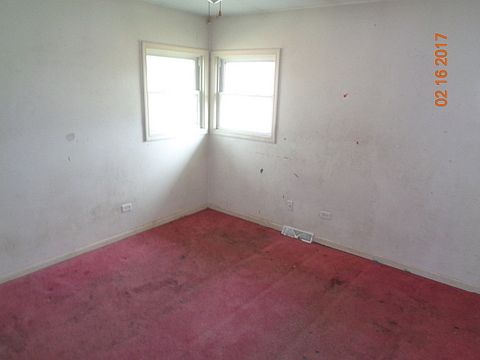 4th image of 20637 Hutchinson Ave