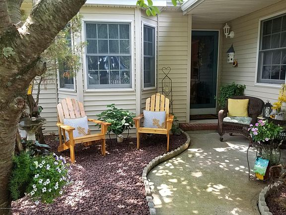 2nd image of 16 Cherrywood Cir