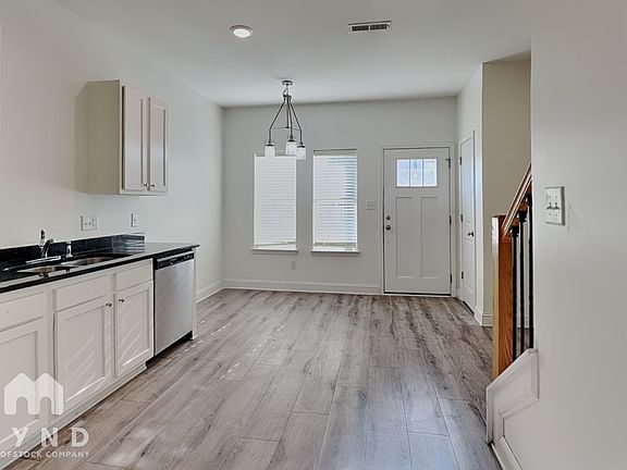 4th image of 2408 Eagle Creek Ct