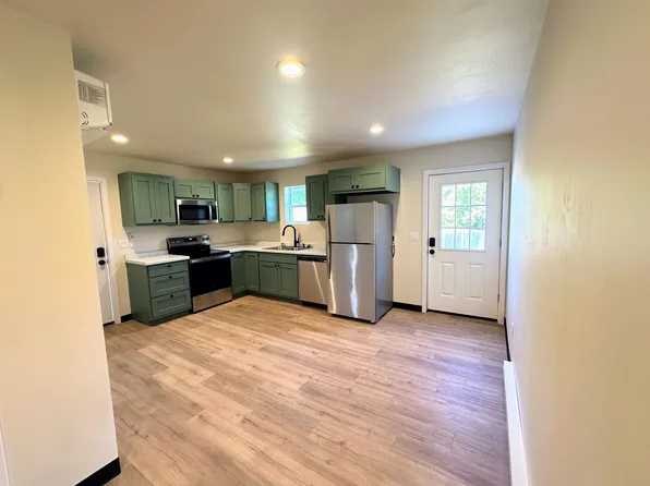 1201-1203 Atrium Ct