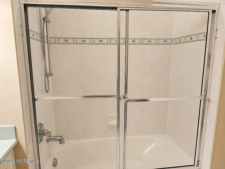33 Cooper Ave #207 — Photo 17