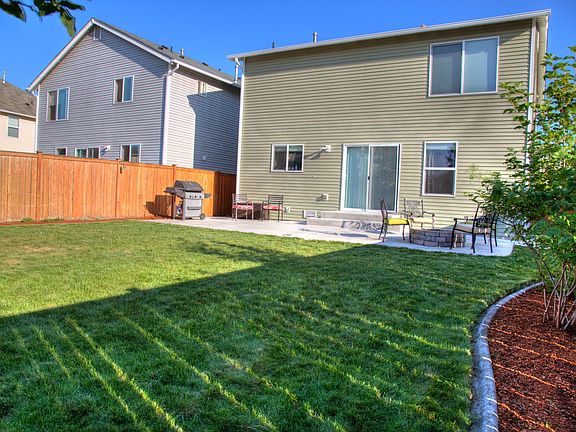 3rd image of 9527 187th Street Ct E