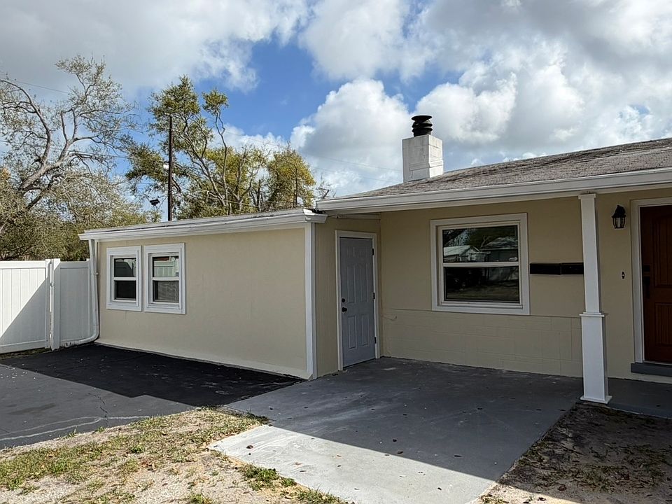 Front -Left door, Unit 3.