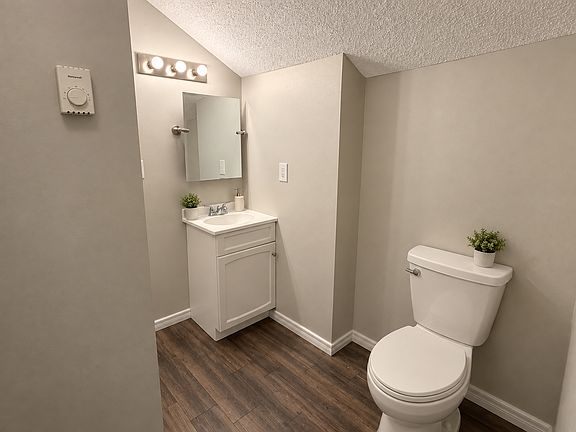 4th image of 409 E Campbell Ave