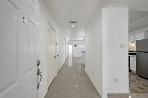 Building Photo - 50 Thicket Grove Pl