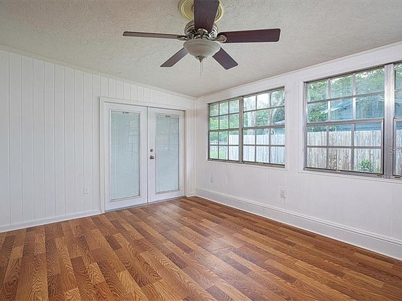 2nd image of 400 Briggs Ave