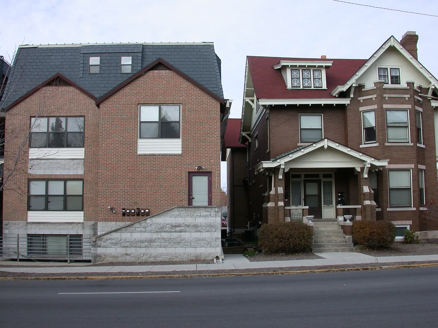 2 bed, 1.5 bath, 1000 sqft, $1,200 — Photo 1