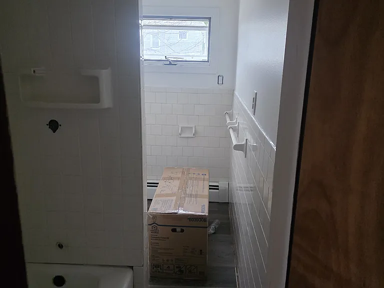 19 Stephen St #3 — Photo 8