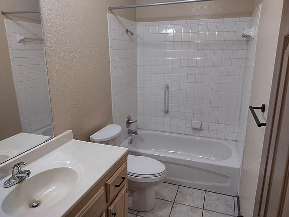 3rd image of 709 Conestoga Dr