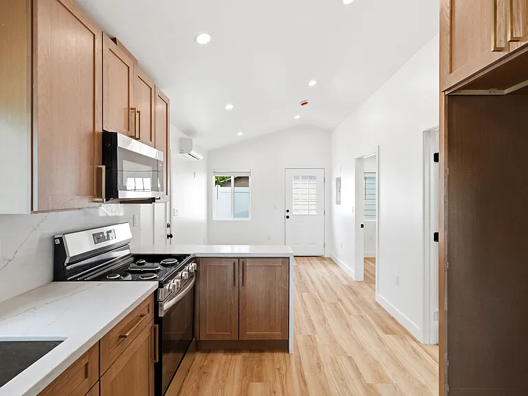 5502 Linden Ave #A — Photo 1