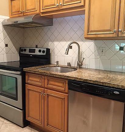 4th image of 2063 Ascot Dr Unit 215